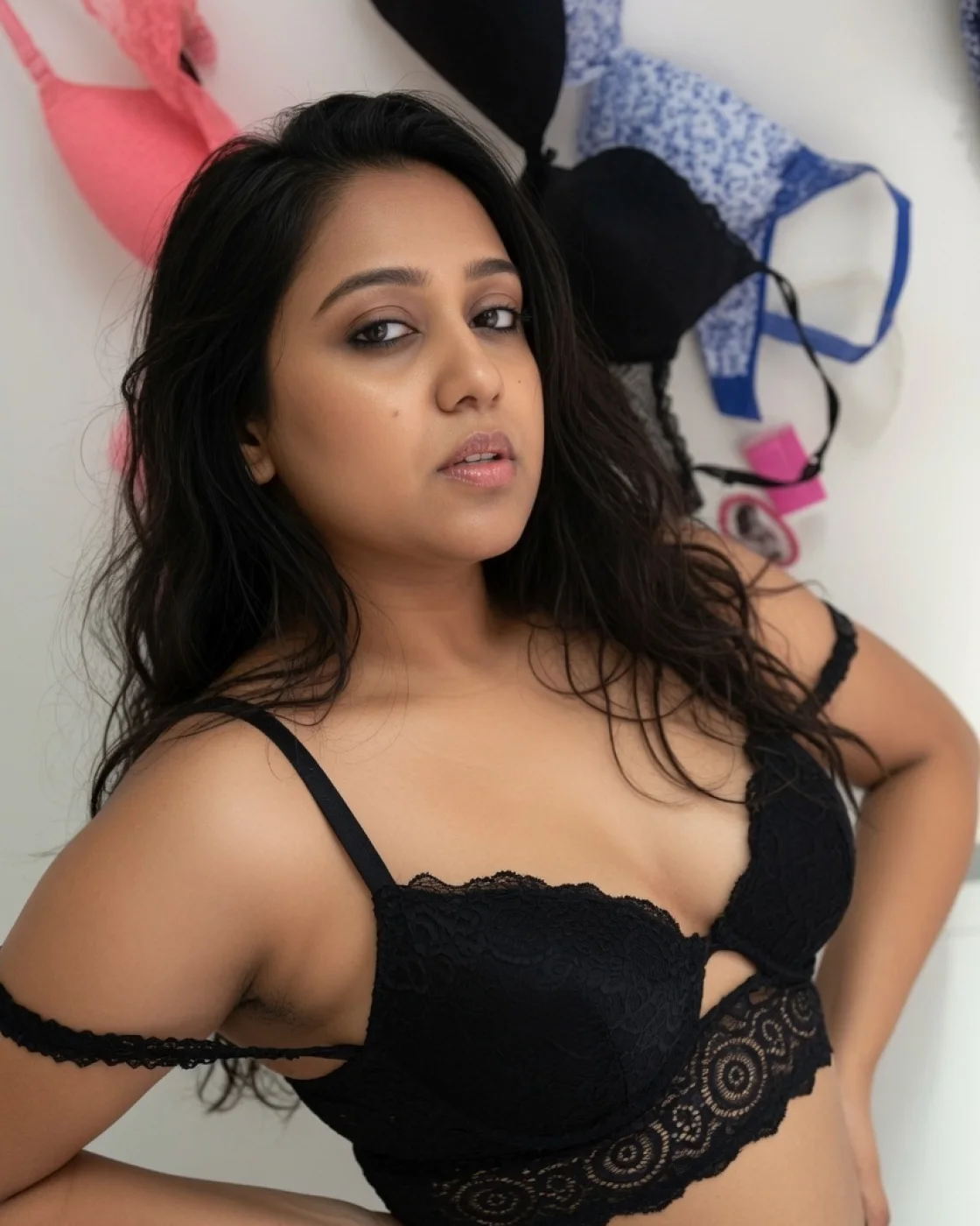 Eleni in Dronagiri, Uttar Pradesh