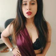 Guneet in Naraina, Delhi